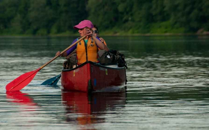 girls canoeing class in philadelphia